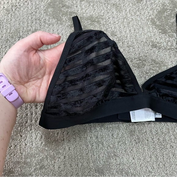 NWOT Women's Aerie Velvet Stripe Triangle Bralette size Large in True Black - Picture 5 of 7